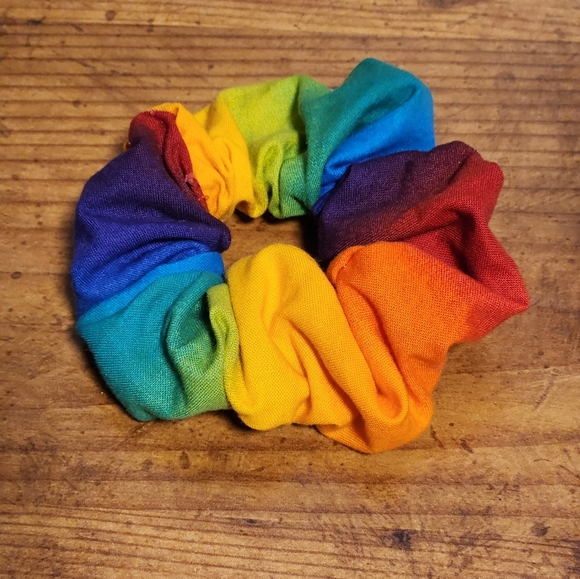 3 for 20** Brand new Ombre rainbow scrunchie - Picture 3 of 3